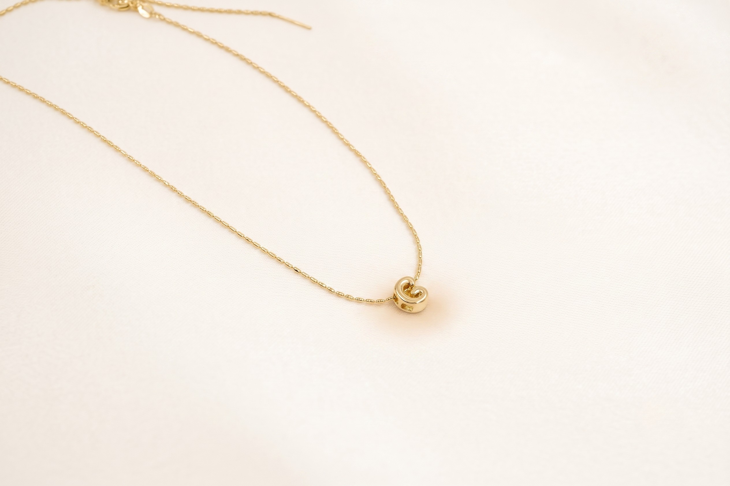 Collar Mini Inicial Bubble