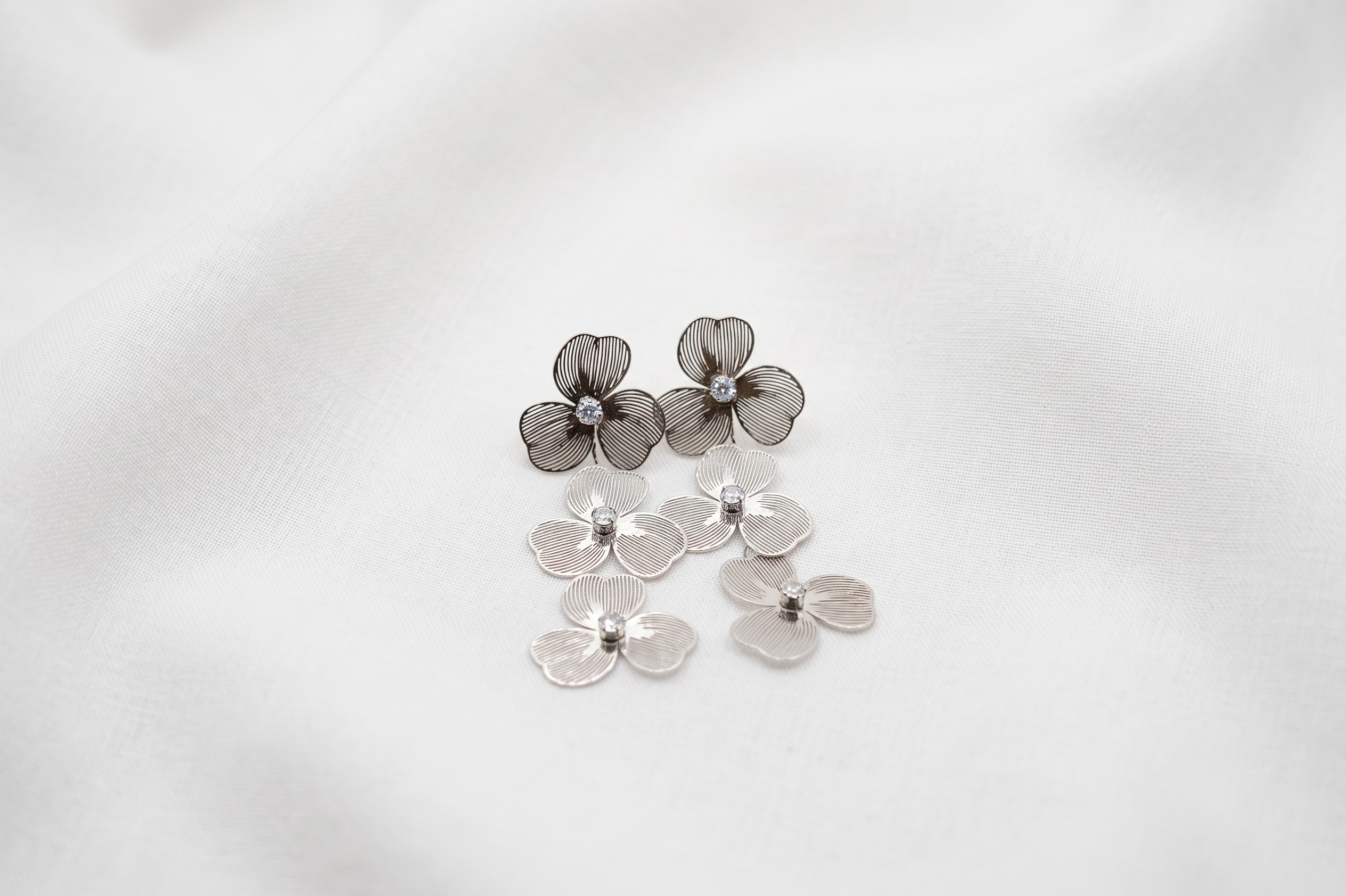 Aretes Lluvia de Pétalos